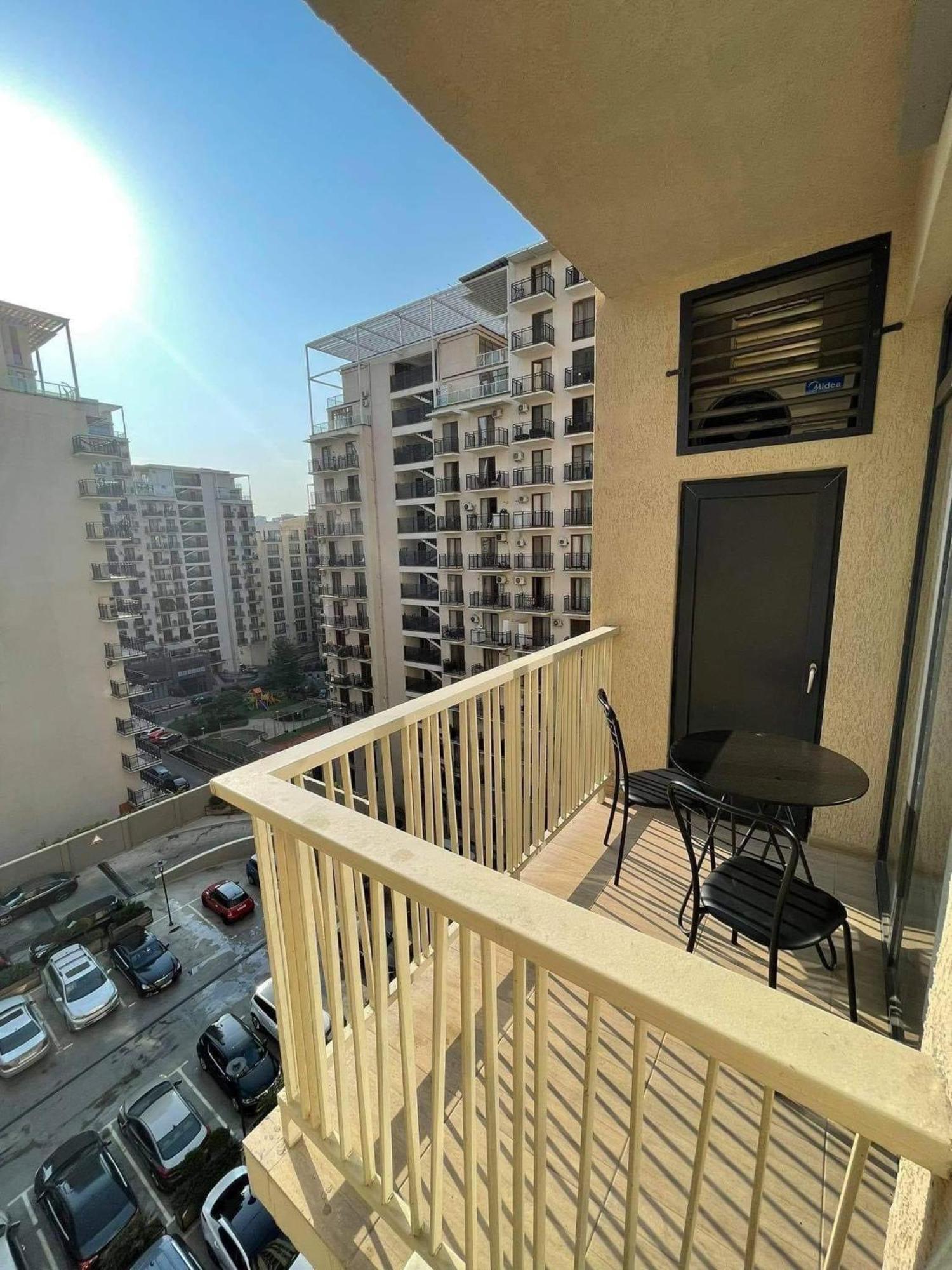 Sol'S M2 White Modern Apartments Tbilisi Luaran gambar